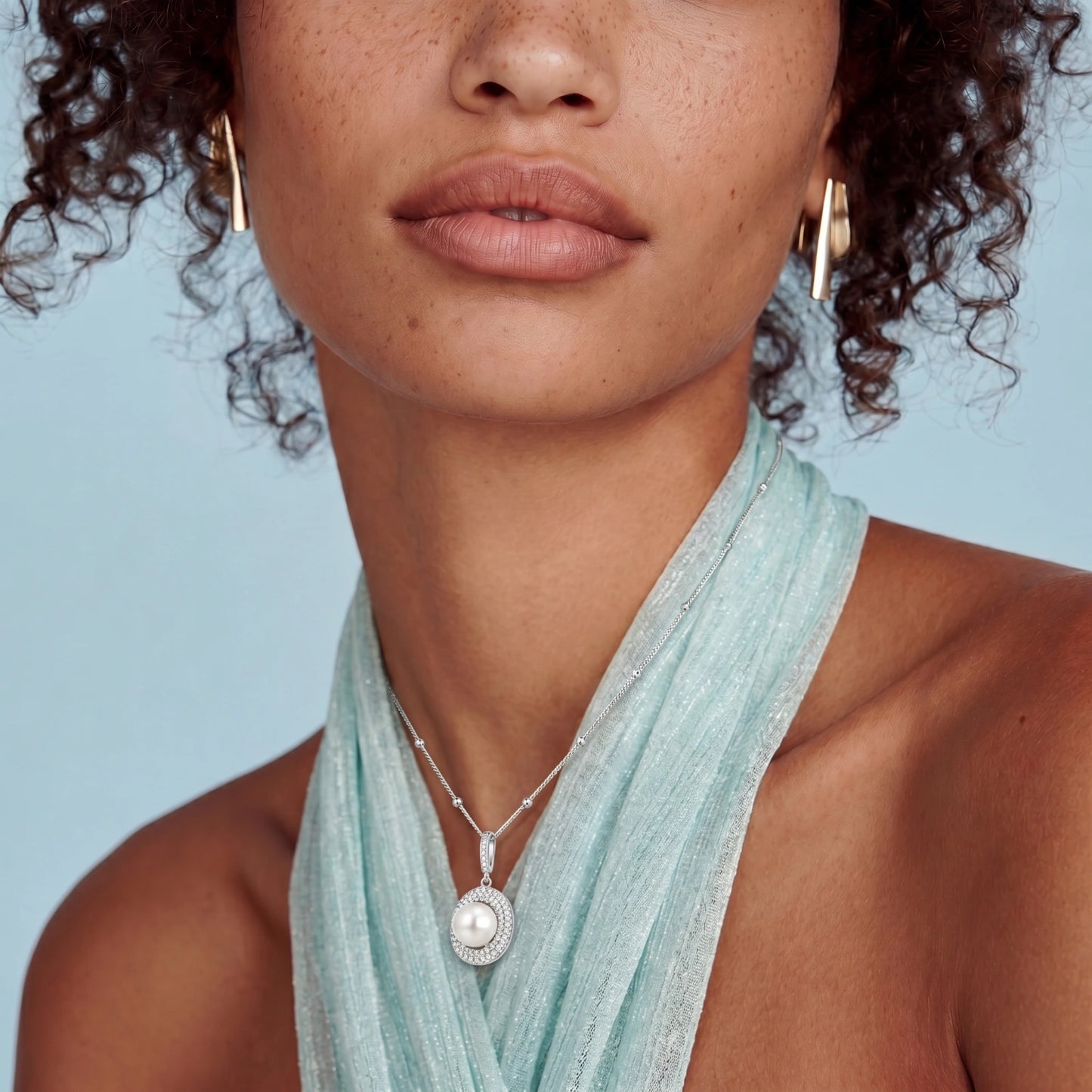 Pearl Halo Necklace by Thrivora